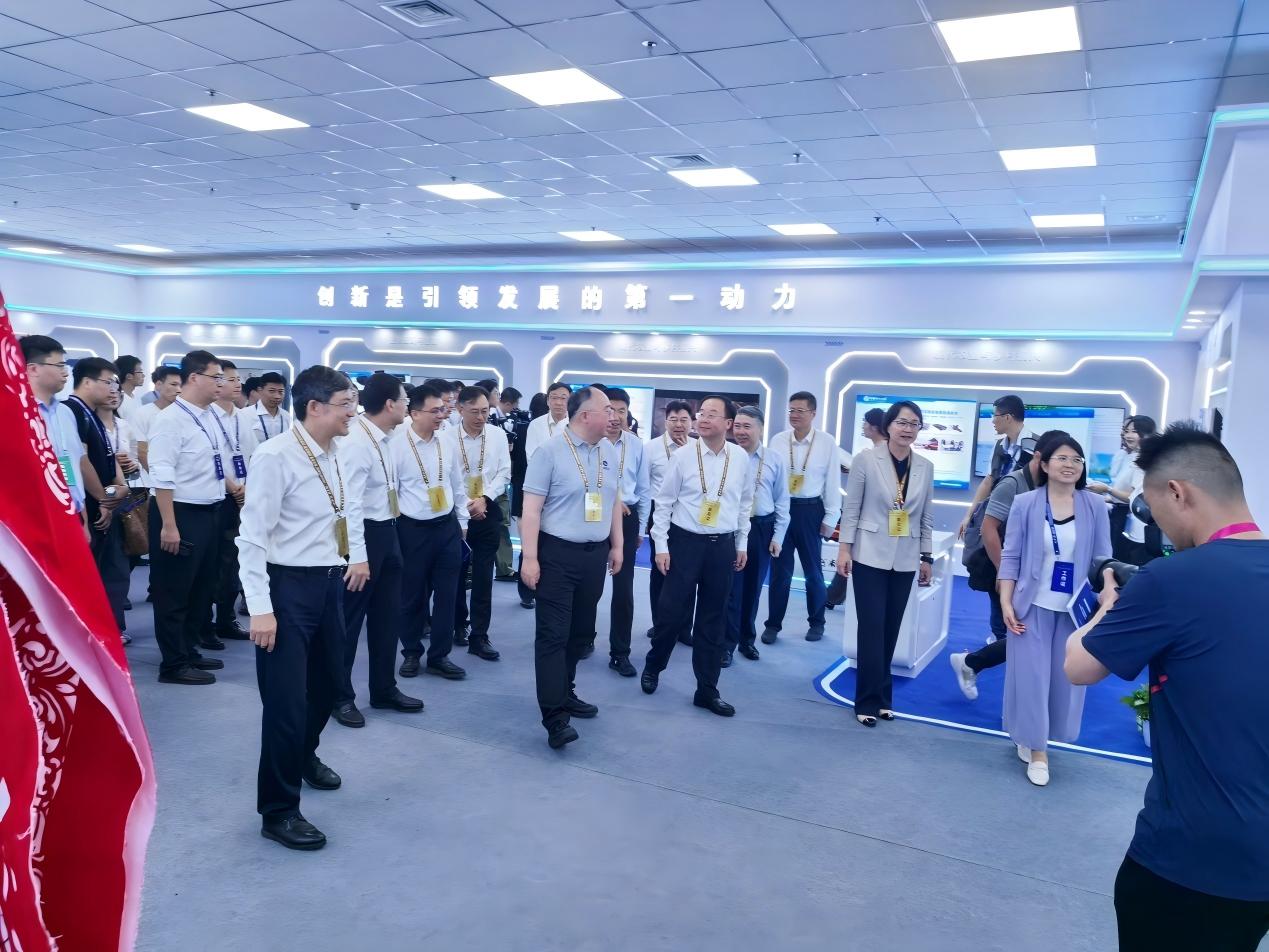 河南省“豫你攜手創(chuàng)贏未來”大學(xué)生創(chuàng)新創(chuàng)業(yè)大賽斬獲佳績(jī) 一銀兩銅彰顯創(chuàng)新實(shí)力，數(shù)字文化創(chuàng)意內(nèi)容應(yīng)用服務(wù)脫穎而出